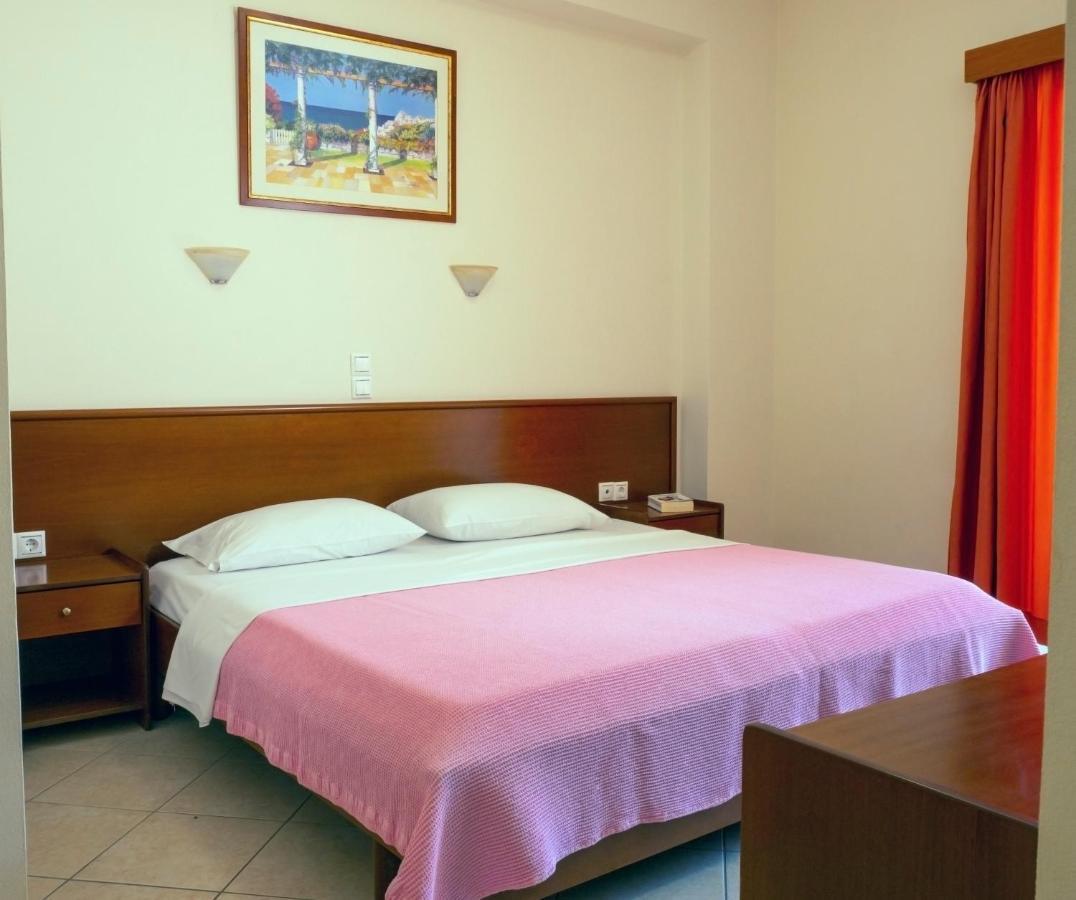 Hotel Loukas Vrachos Paralia Vrachou Exterior foto