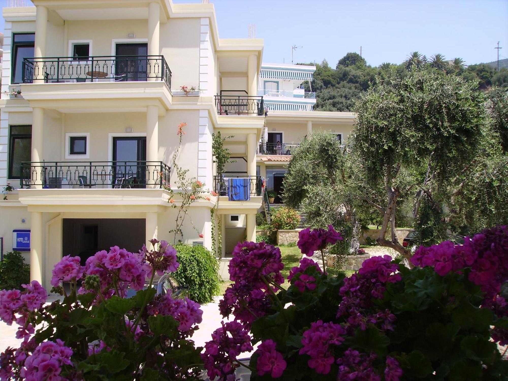 Hotel Loukas Vrachos Paralia Vrachou Exterior foto