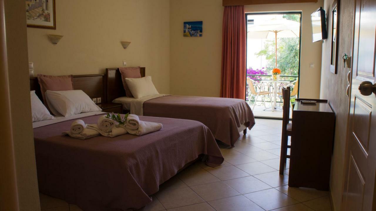Hotel Loukas Vrachos Paralia Vrachou Exterior foto